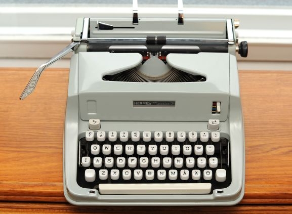 1969 Hermes Media 3 on the Typewriter Database