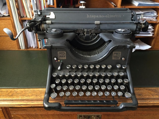 1939 Hispano-Olivetti M40 on the Typewriter Database