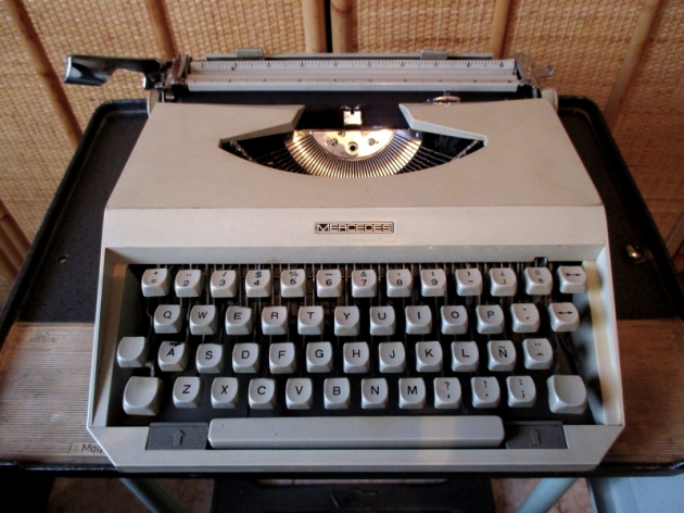 197X Mercedes (Antares) Portable on the Typewriter Database