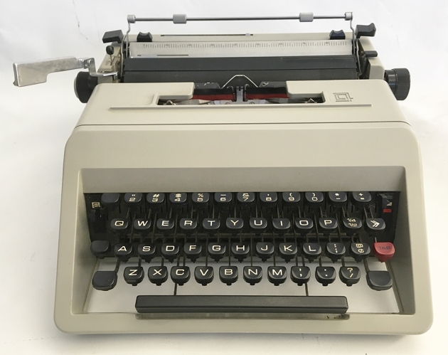 1970 Olivetti Studio 45 on the Typewriter Database