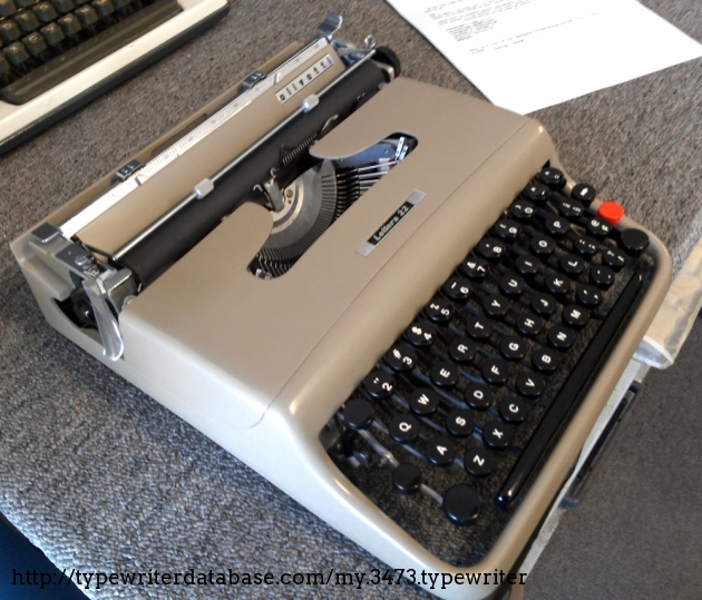 1955 Olivetti Lettera 22 on the Typewriter Database