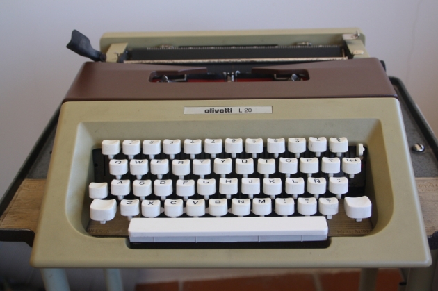 198X Olivetti L 20 on the Typewriter Database