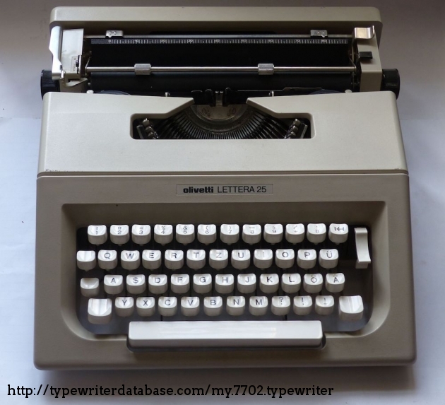 1975 Olivetti Lettera 25 on the Typewriter Database