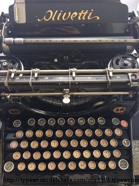 Olivetti M20 typewriter