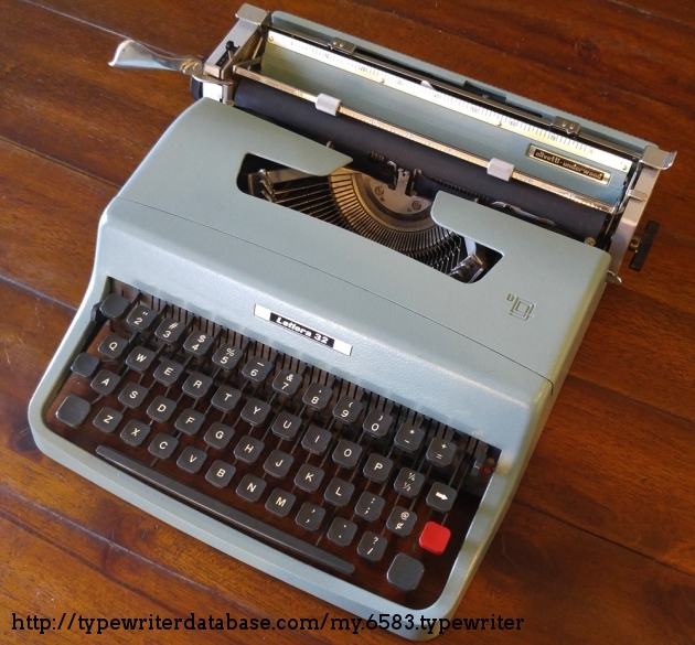 1966 Olivetti Lettera 32 on the Typewriter Database