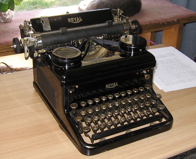 1936 Royal KHM on the Typewriter Database