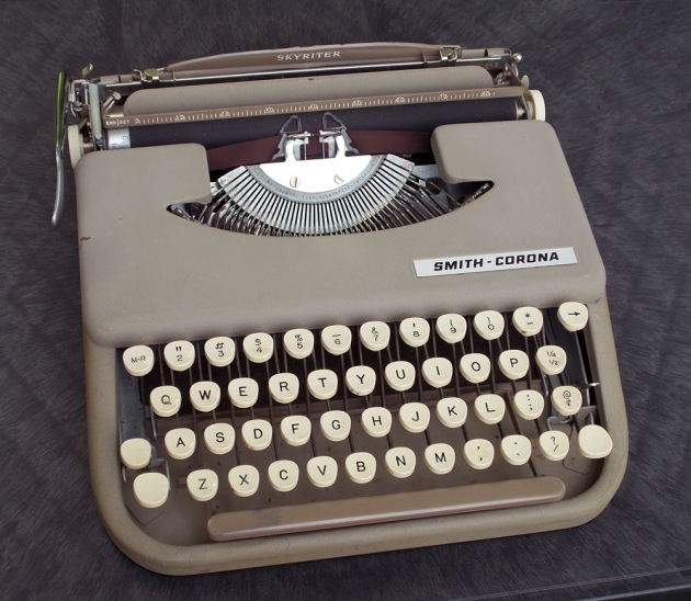 1960 Smith Corona Skyriter on the Typewriter Database