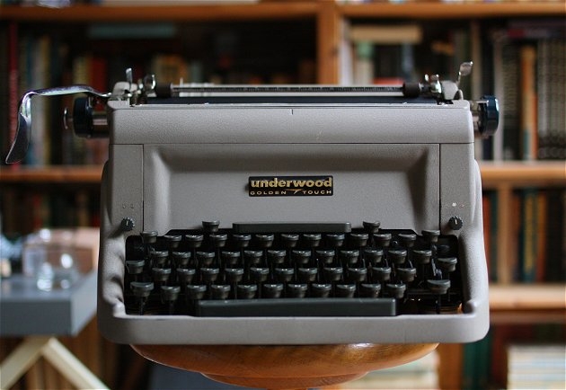 GOLDEN TOUCH Underwood universal typewriter Portable Manual Typewriter