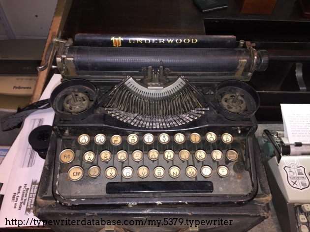 1921 Underwood Portable 3 Bank on the Typewriter Database