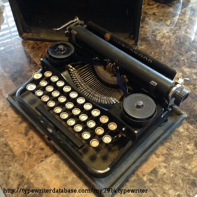 1922 Underwood Portable 3 Bank on the Typewriter Database